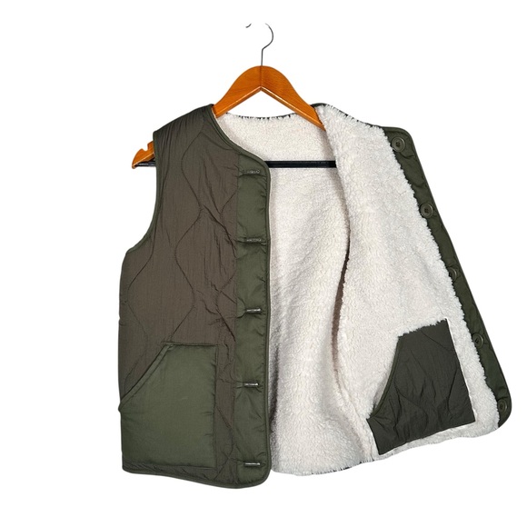 HARTFORD ALTERNATIVE CLASSICS Reversible Sherpa Quilted Nylon Puffer Gilet - Picture 10 of 10